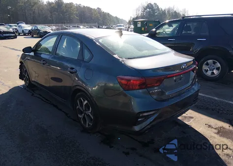 2021 Kia Forte Lxs z USA, uszkodzony, nr VIN 3KPF24AD2ME273676